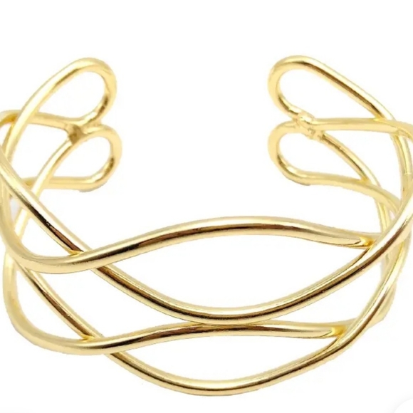 C-Shaped Layered Hoop Earrings and Twisted Cuff Bracelet Set - Picture 4 of 5